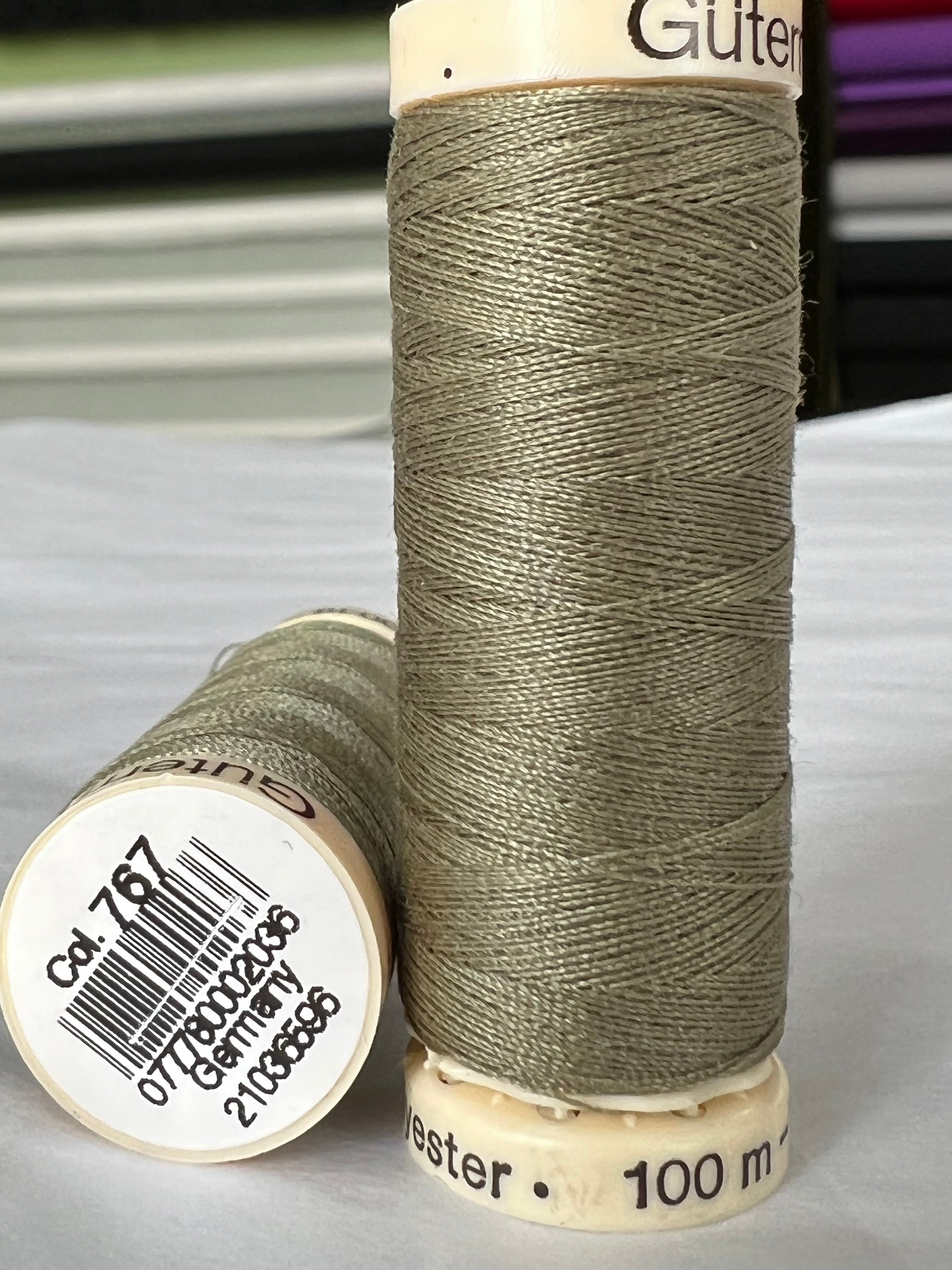 Gutermann Sew-All Thread 100m/110y JUNGLE GREEN #767