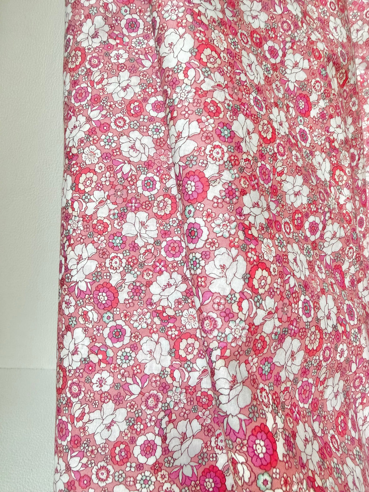Flownny 100% Cotton Fabric - Lawn- Pink, White Floral- 43