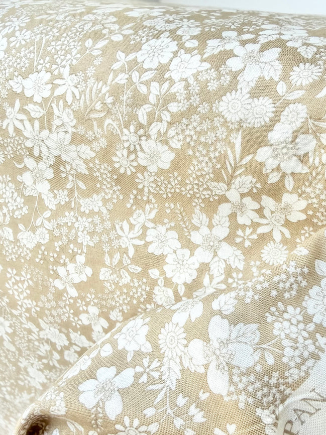 Flownny Cotton Fabric- Lawn KOKNFA- 1010 15 B- Beige, White- 42"