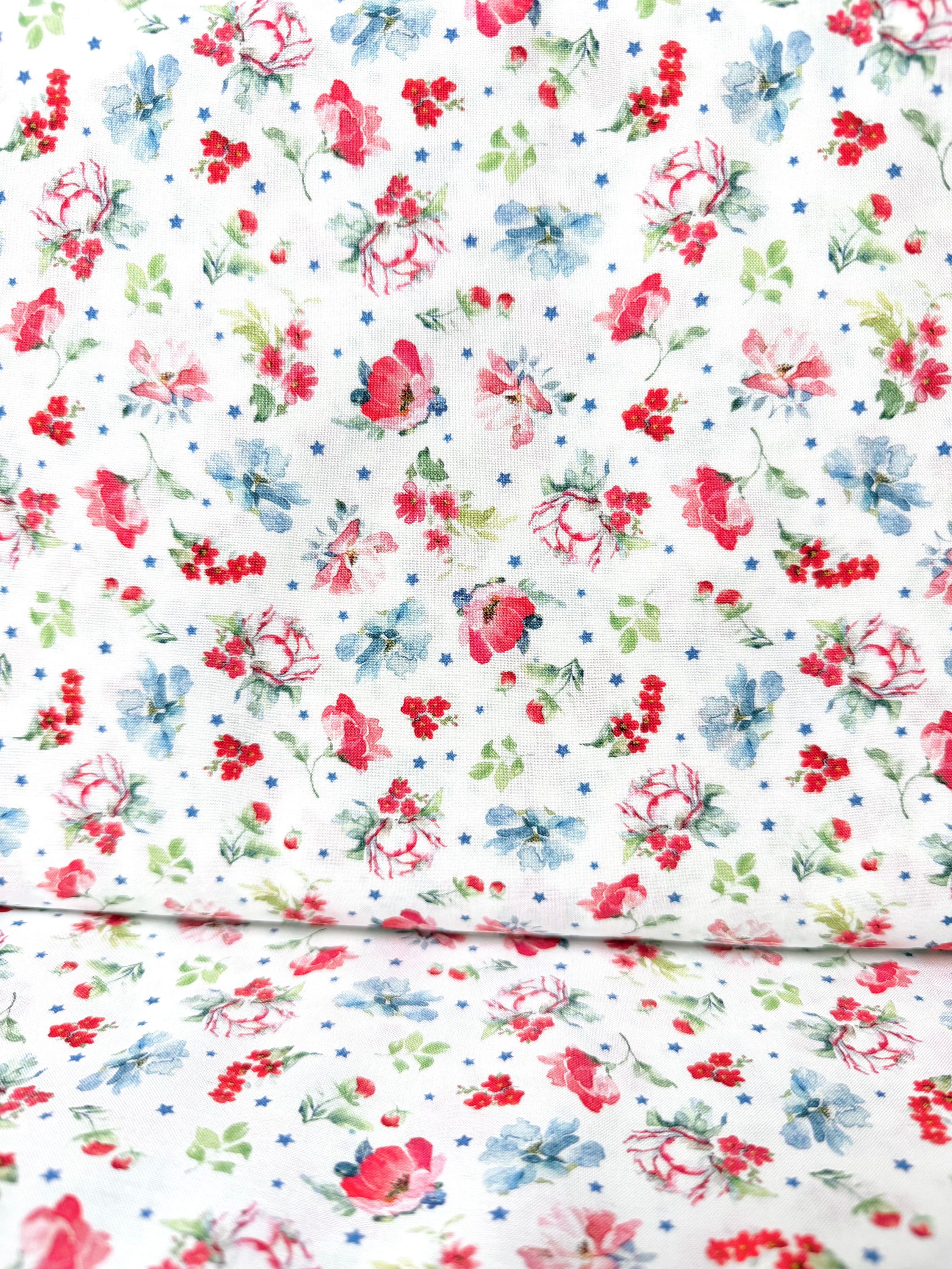 White- Clothworks- Americana- Cotton Fabric- 44” Wide (CLTY4774-2)