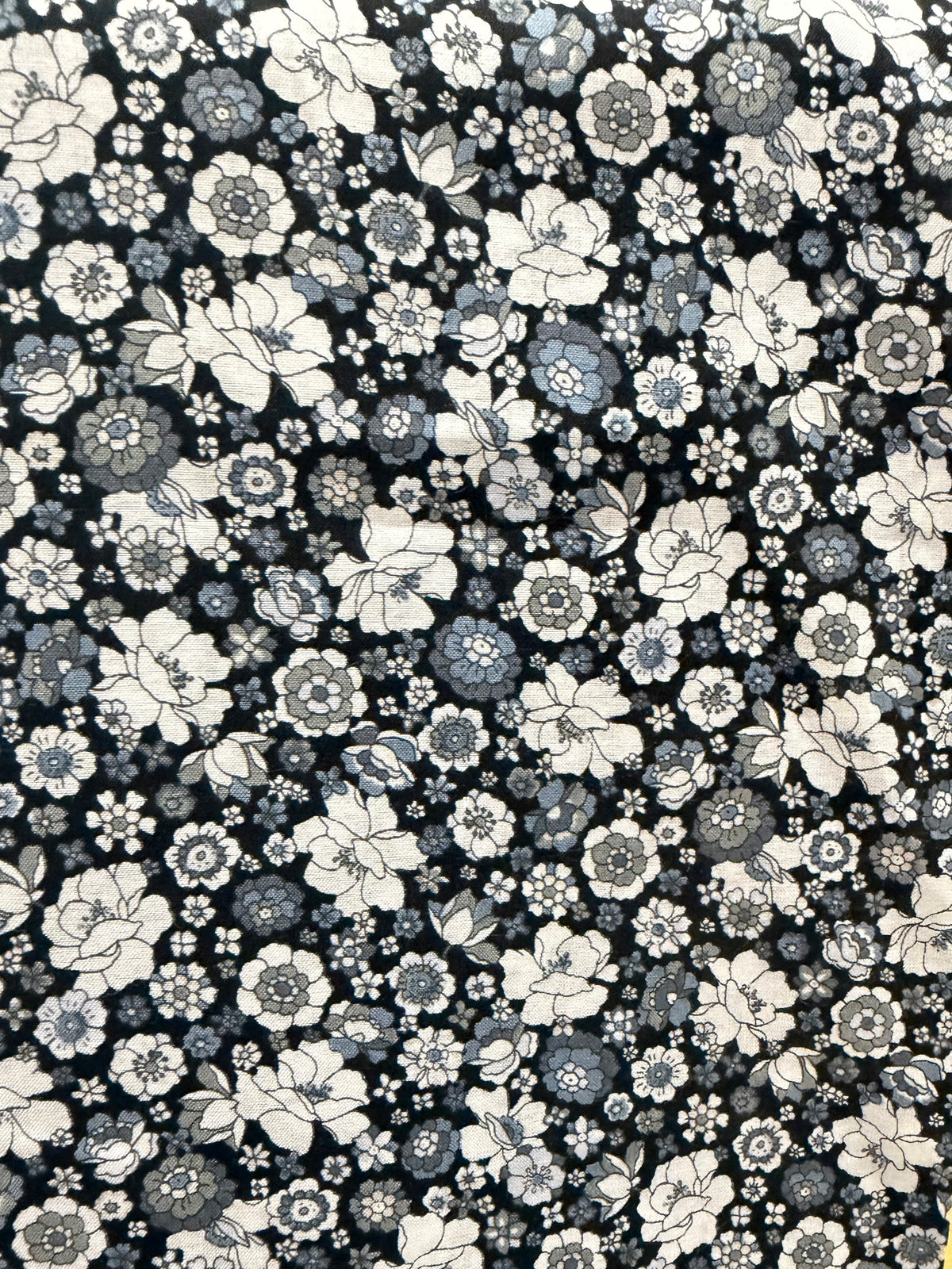 Flownny 100% Cotton Fabric - Lawn- Black, White Floral- 43