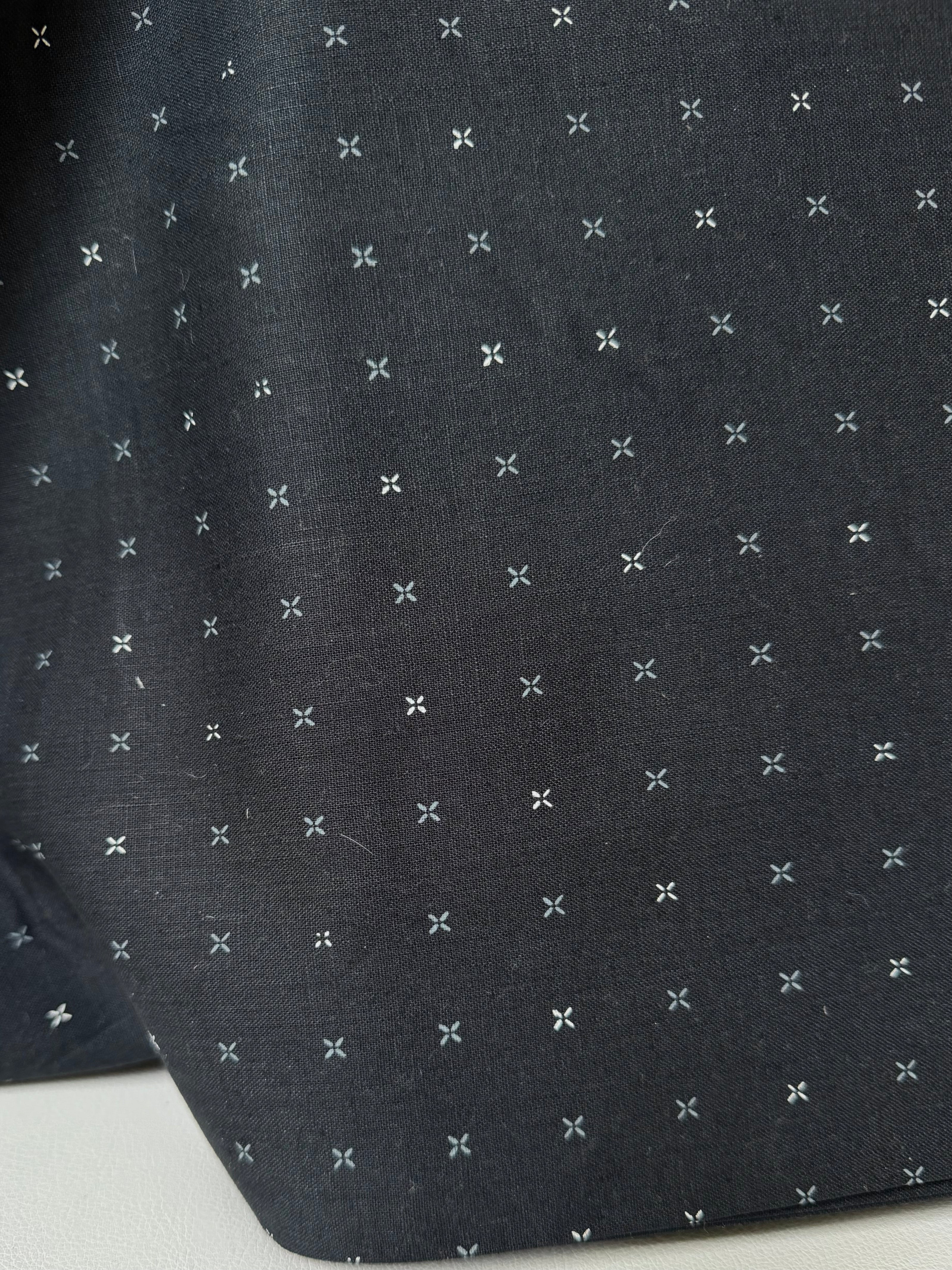Gray, White Xs on Black- 