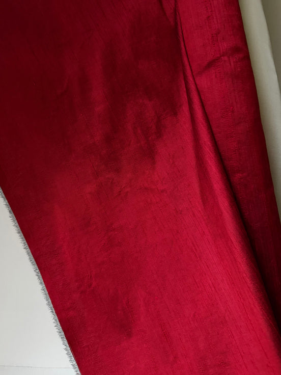 820 Burgundy Black Silk Dupioni- 54"