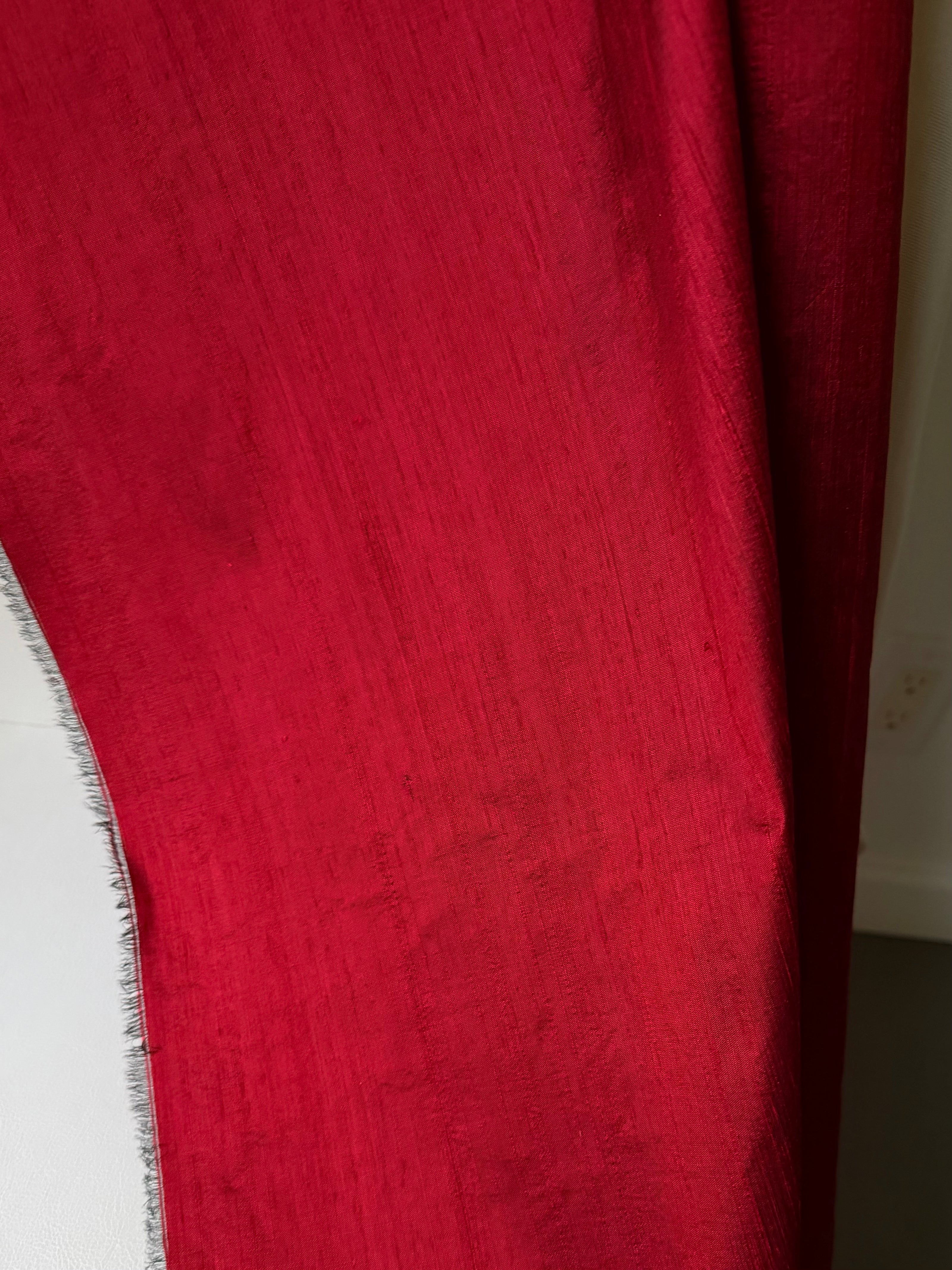 820 Burgundy Black Silk Dupioni- 54