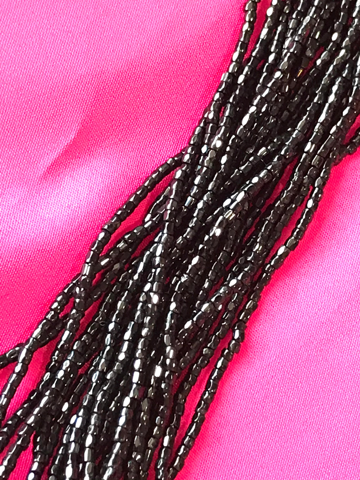 Black 3 Cut Beads 10* (2169)