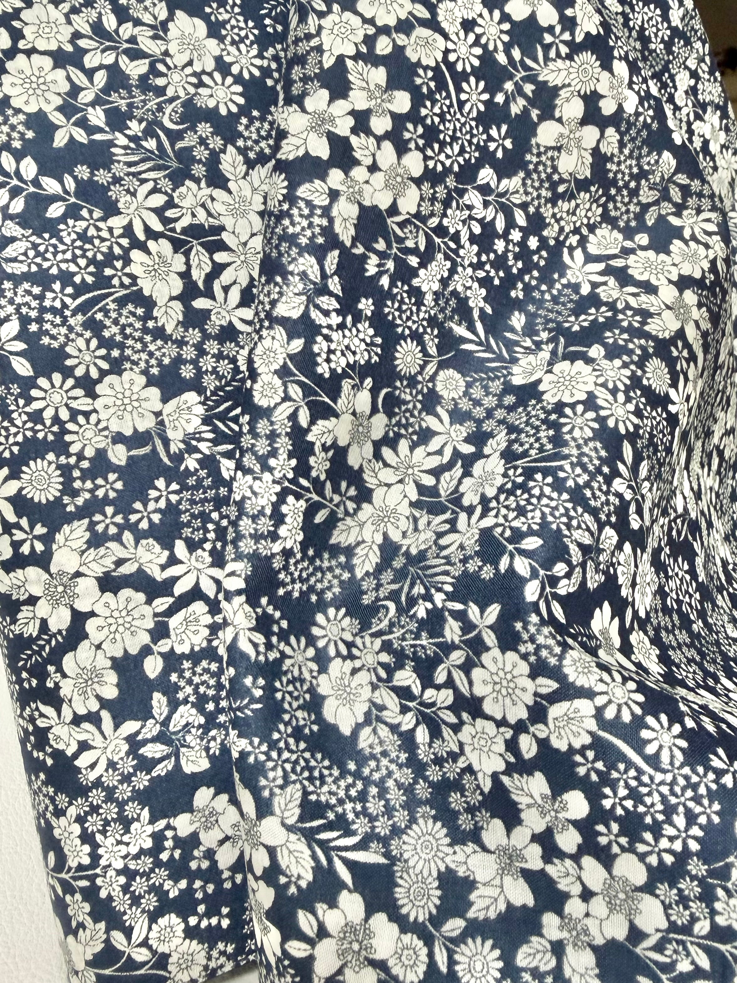 Flownny Cotton Fabric- Lawn KOKNFA- 1010 15 A- Dark Navy, White- 42