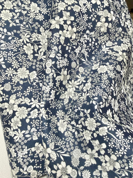 Flownny Cotton Fabric- Lawn KOKNFA- 1010 15 A- Dark Navy, White- 42"