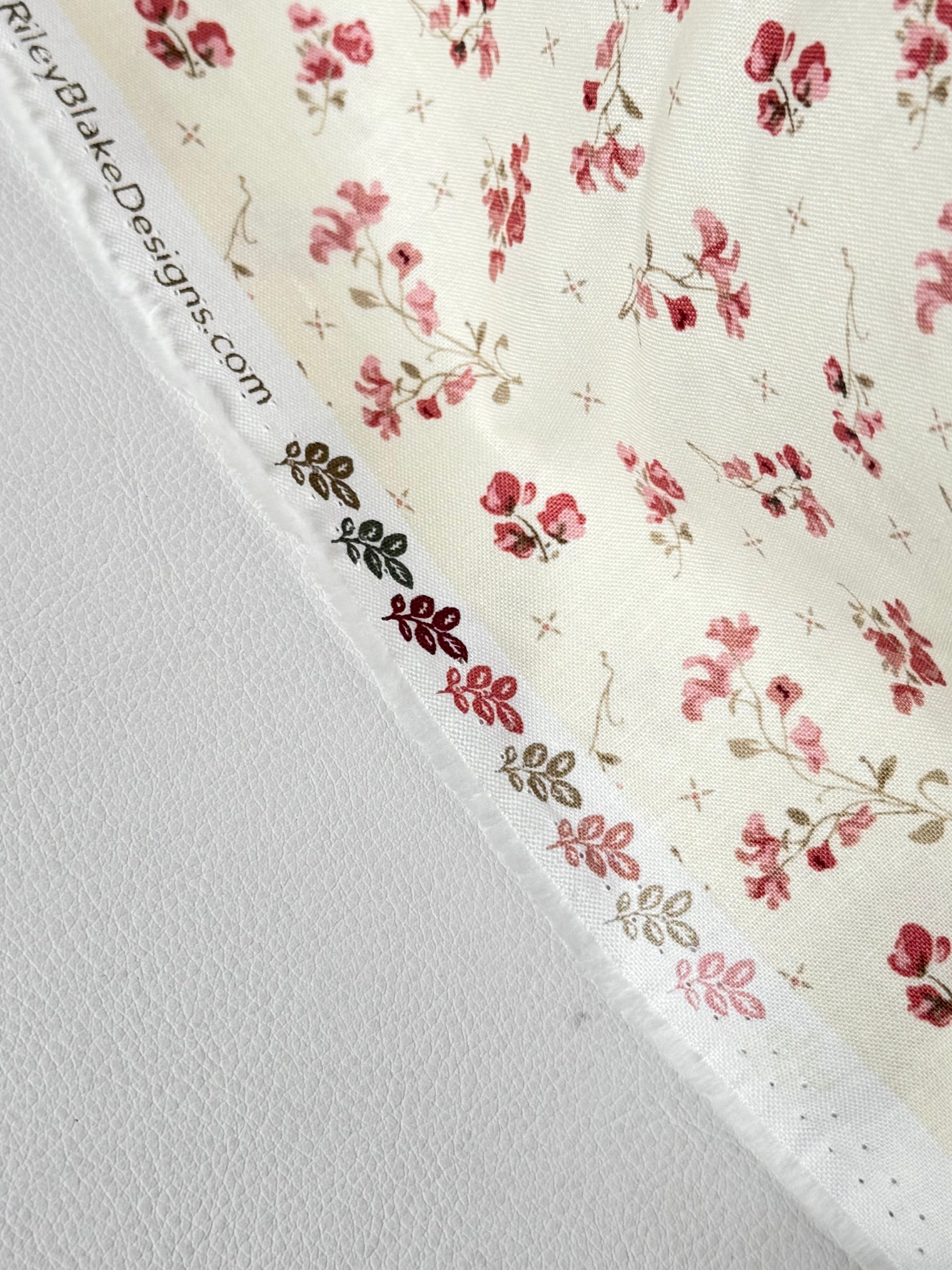 Renew Sweet Pea Latte- Cream- Floral- Cotton Fabric- 44