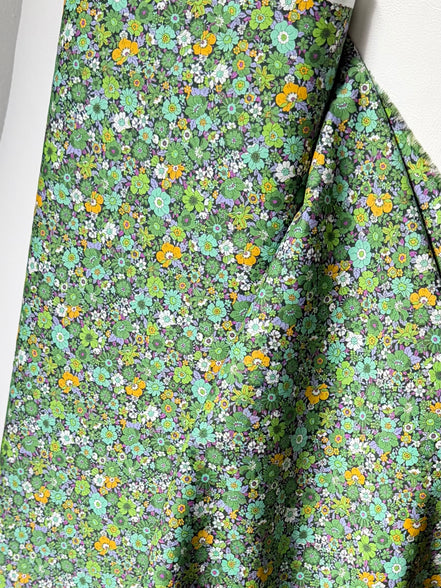 Flownny 100% Cotton Fabric - Lawn- Green- 43" Ditsy