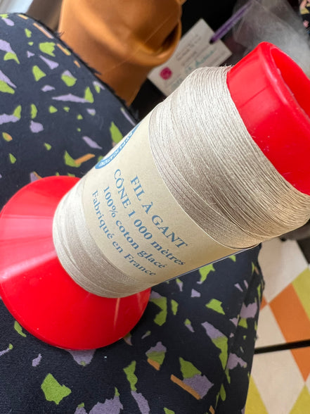 Sajou- No. 312 Ecru GLOVING THREAD- Fil a gant au Chinois- Spool (150m) or Cone (1000m)