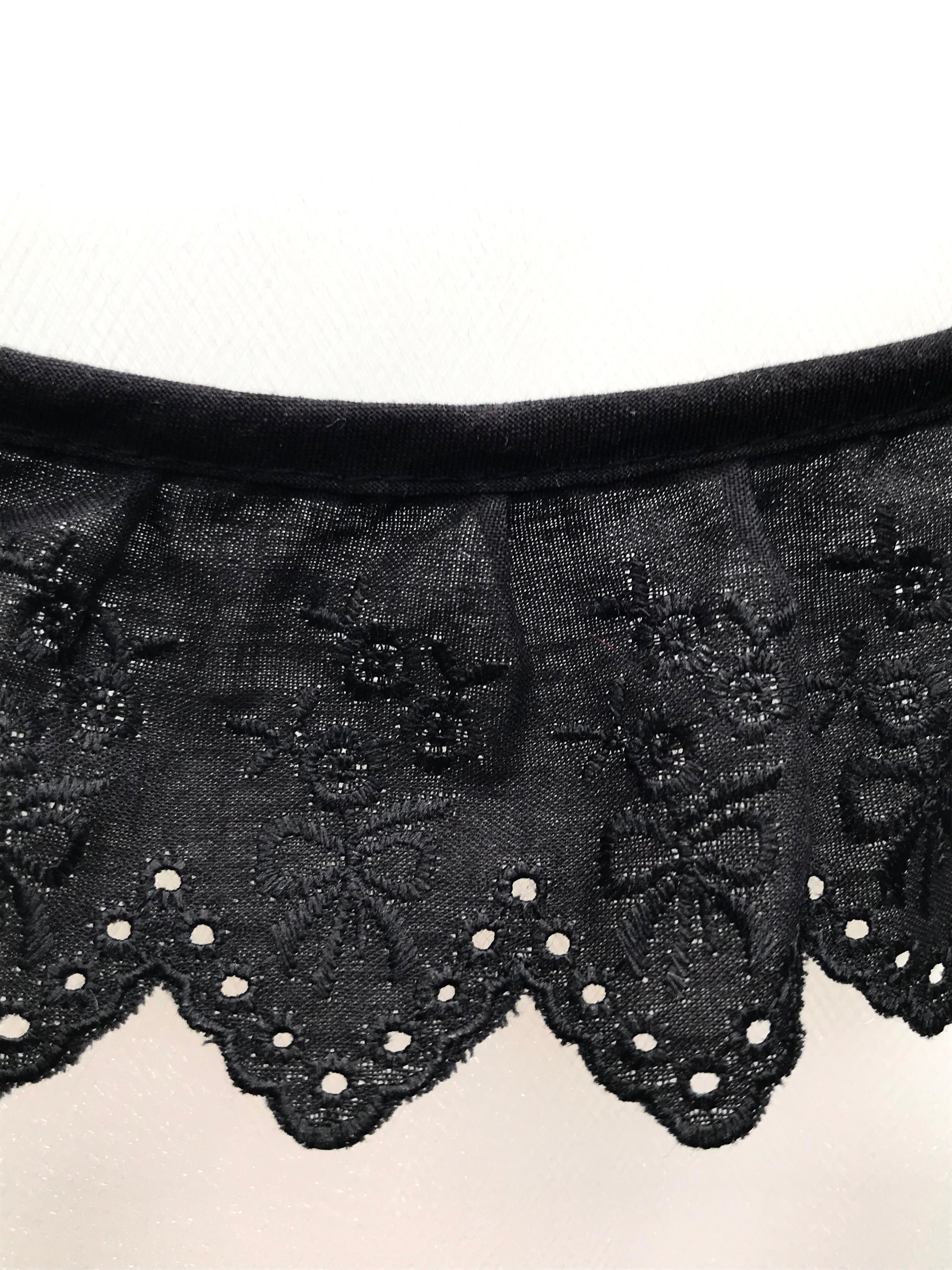 Black Flowers and Bows Eyelet- Broderie Anglaise- Lace Trim 5297