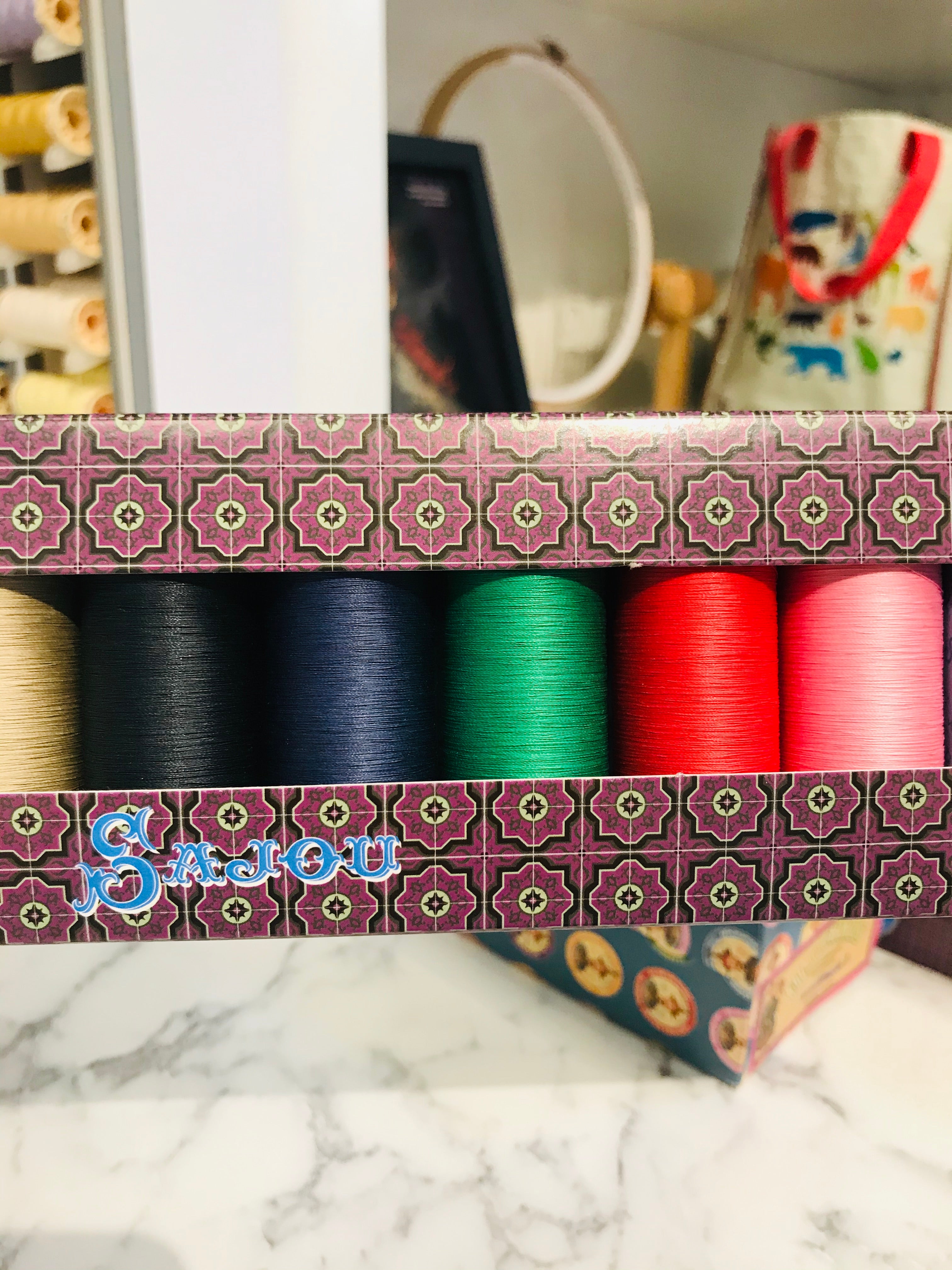 Sajou Selection Box- 8 Spools GLOVING THREAD