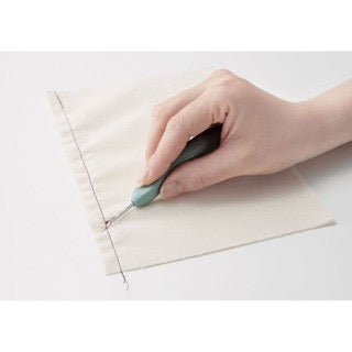 Clover- Grip Fit Seam Ripper