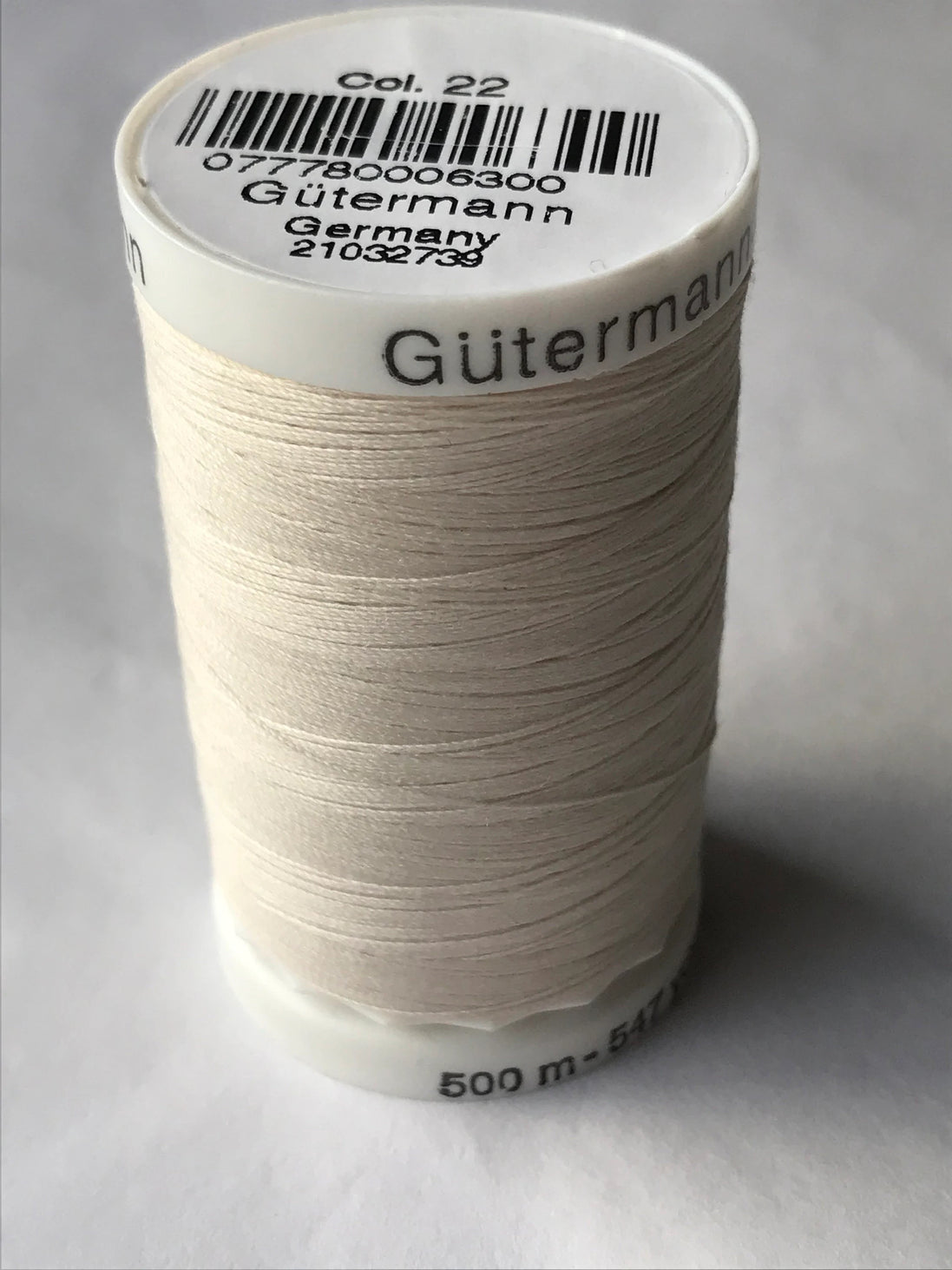 Gutermann Sew-All Thread 500m/547y EGGSHELL #22 (1 SPOOL)