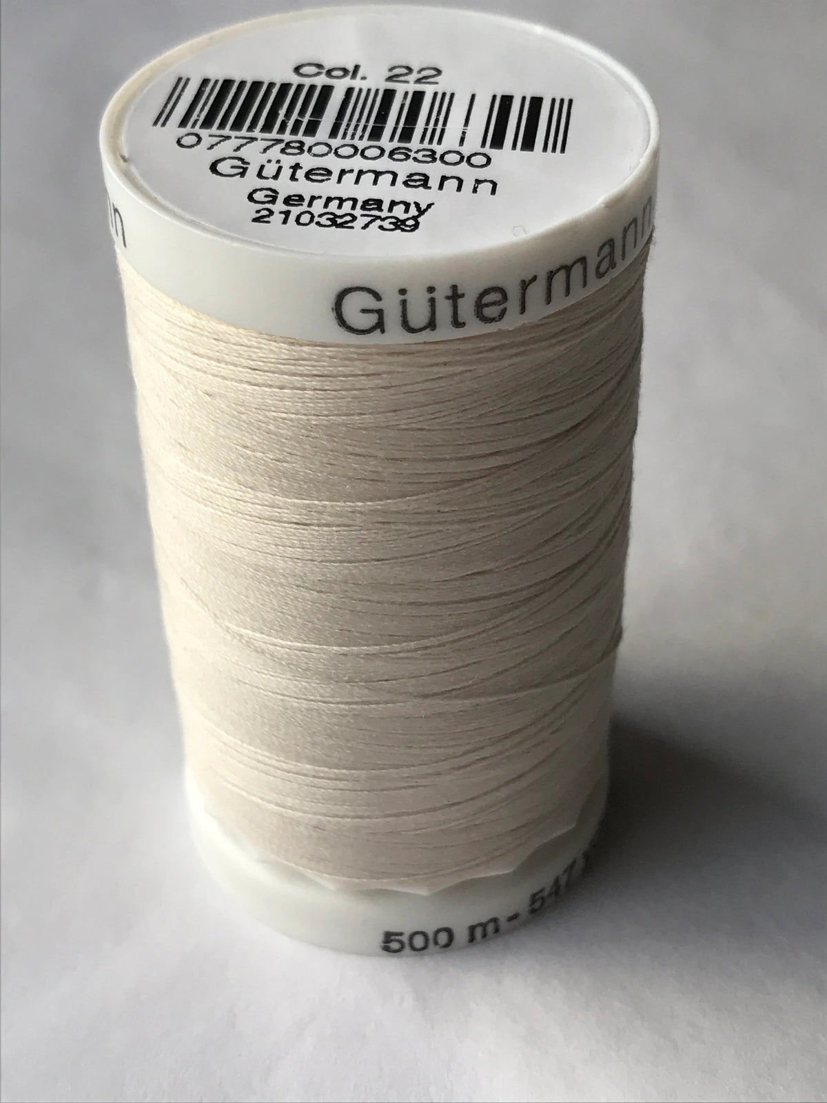 Gutermann Sew-All Thread 500m/547y EGGSHELL #22 (1 SPOOL)