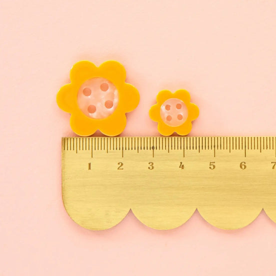 Yellow Daisy Large 1” Buttons- Sarah Hearts