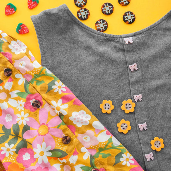 Yellow Daisy Small 5/8" Buttons- Sarah Hearts
