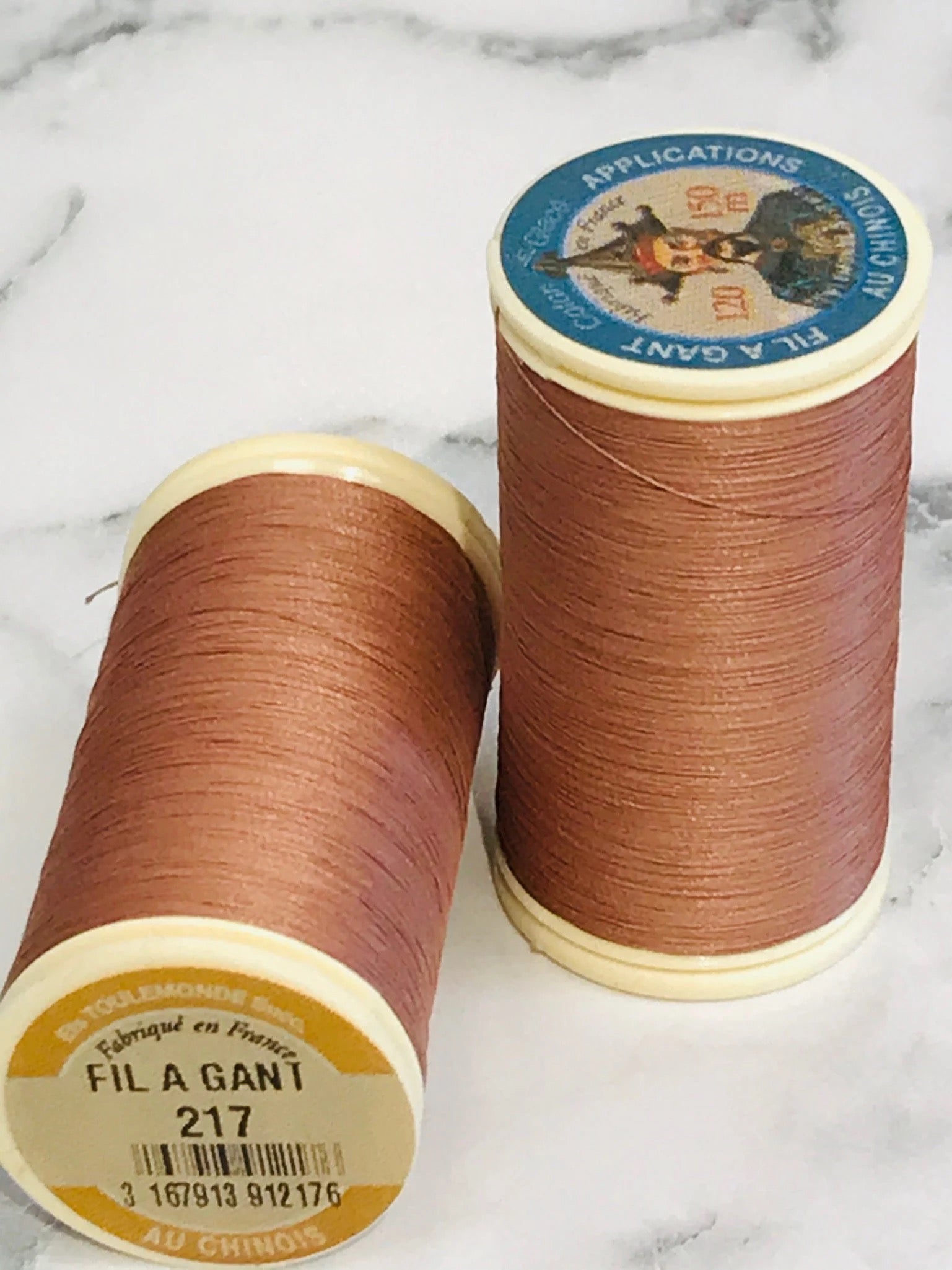 Sajou No. 217- Chestnut GLOVING THREAD- Fil a gant au Chinois