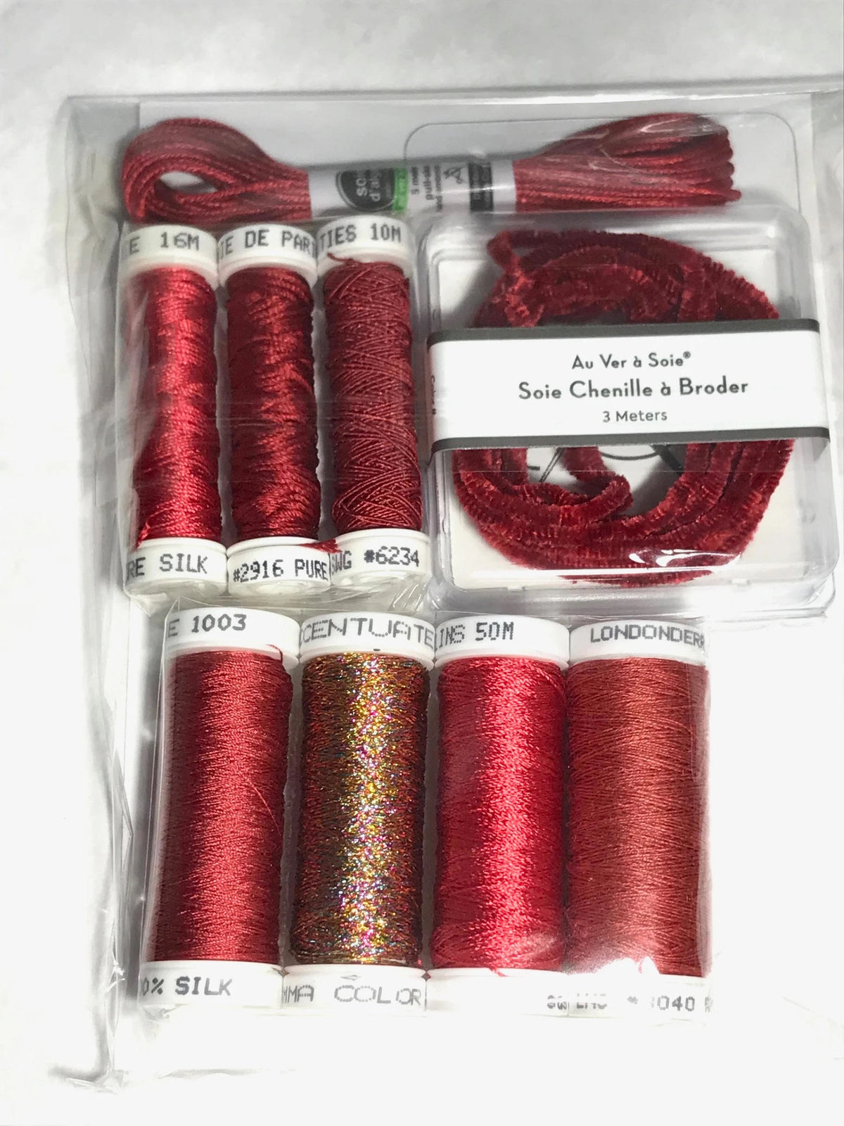 Au Ver A Soie & Londonderry- Ensembles de Soie - Rhubarb (Red)