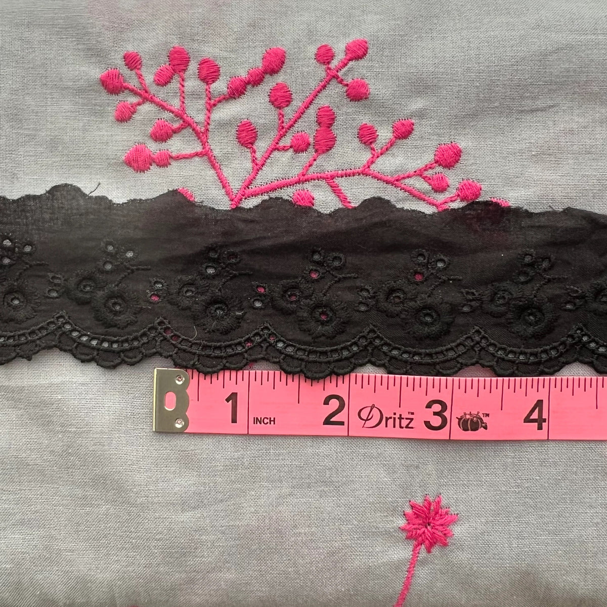 Paired Flowers- Black Broderie Anglaise- Lace Trim- 5303