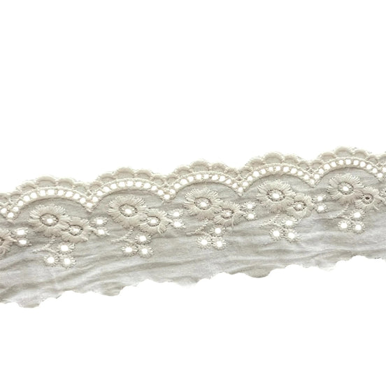Paired Flowers- Ivory Broderie Anglaise- Lace Trim- 5303