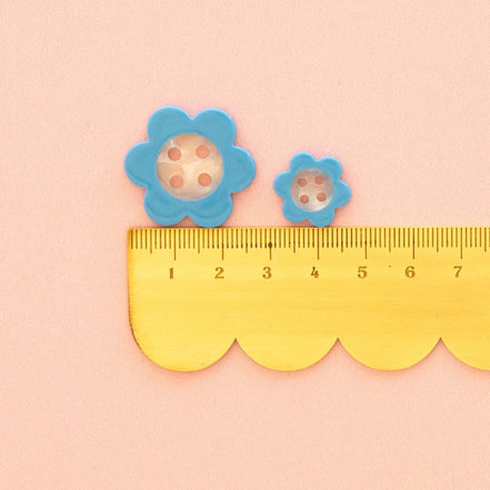 Blue Daisy Large 1" Buttons- Sarah Hearts