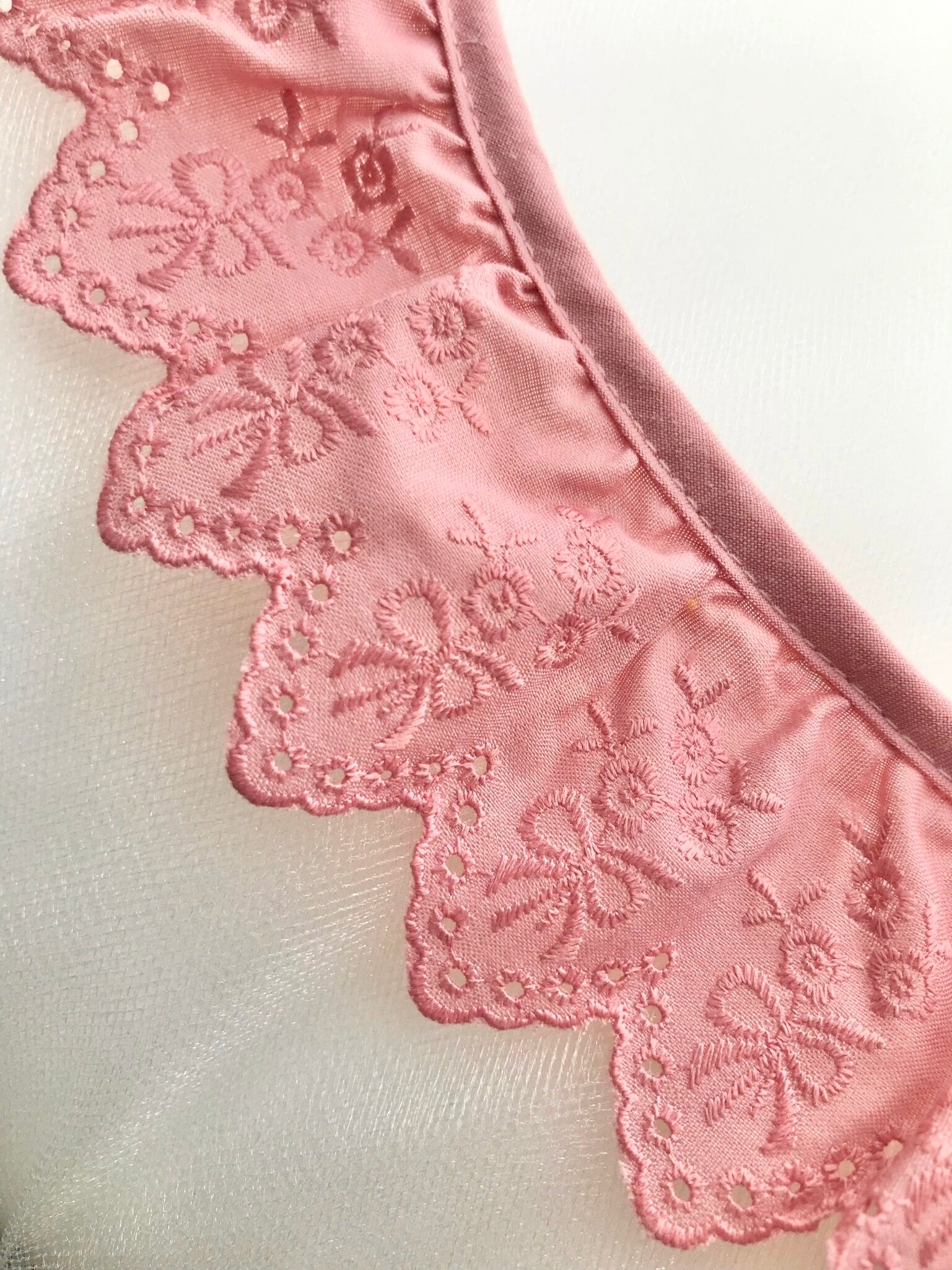 Mauve Flowers and Bows Eyelet- Broderie Anglaise- Lace Trim 5297