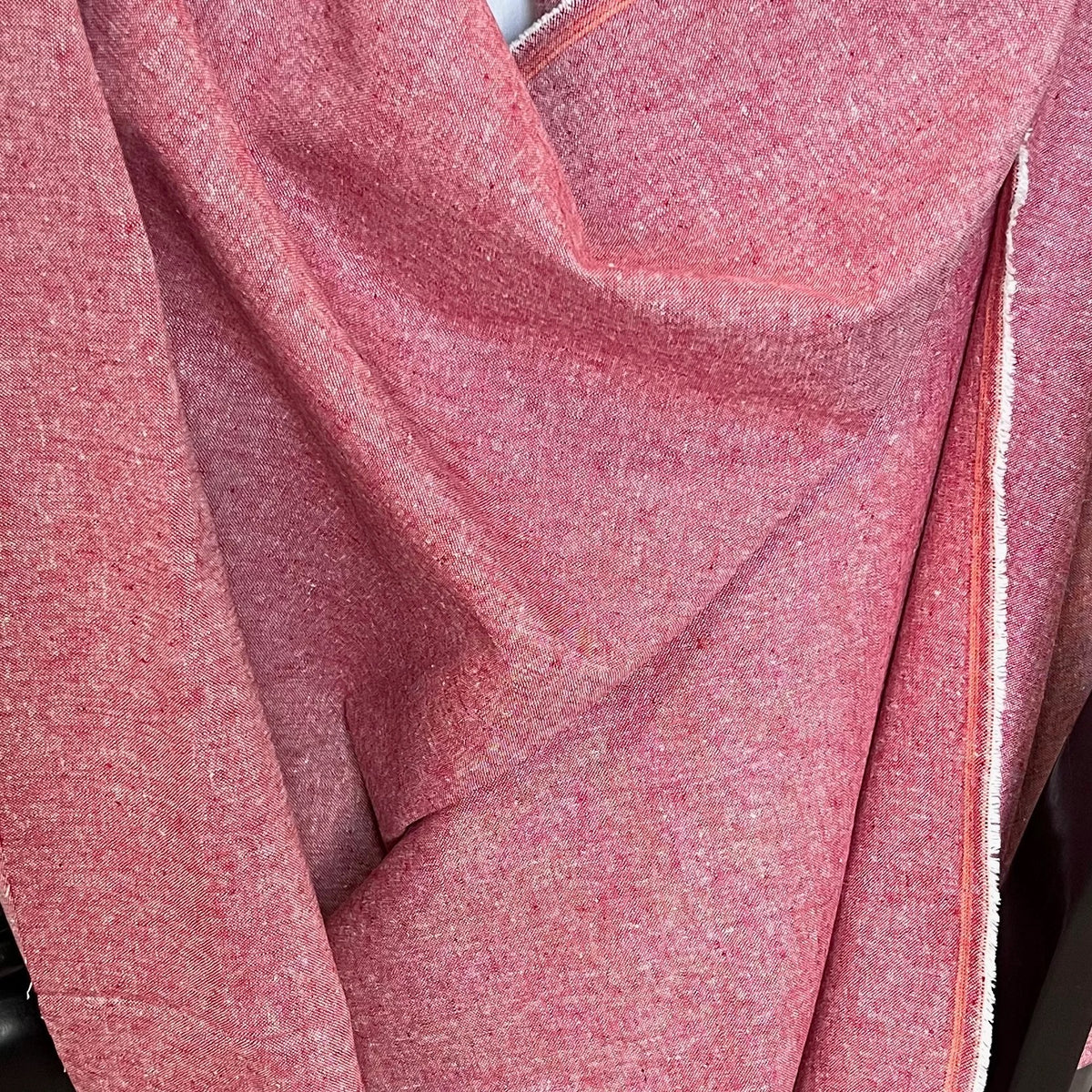 Essex Yarn Dyed Linen- Cotton Blend- Red- 44