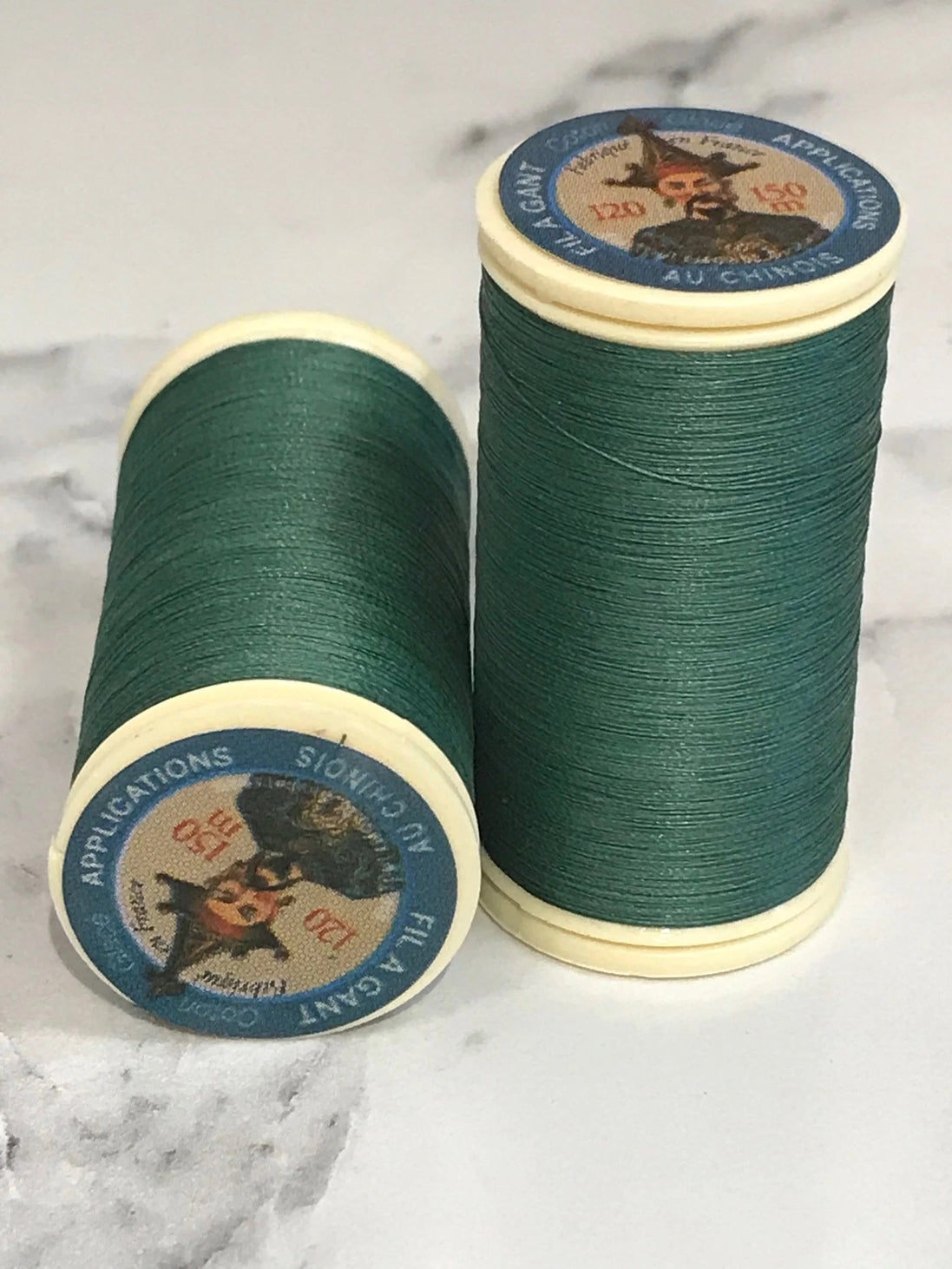 Sajou No. 820- Pine GLOVING THREAD- Fil a gant au Chinois